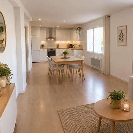 Appartement Les Pieds Dans L Eau Cosy Renove A 150 M De La
